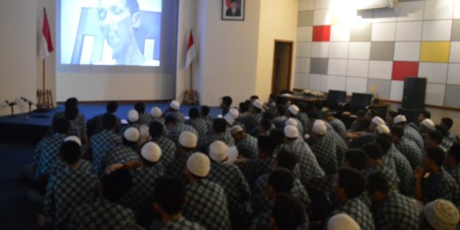 Nobar FIlm G30S/PKI  SMK Negeri 4 Jakarta